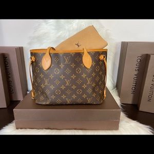 ‼️SOLD‼️ Authentic LV Neverfull Monogram PM size